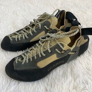 Scarpa Men's Climbing Shoes - Black and Tan